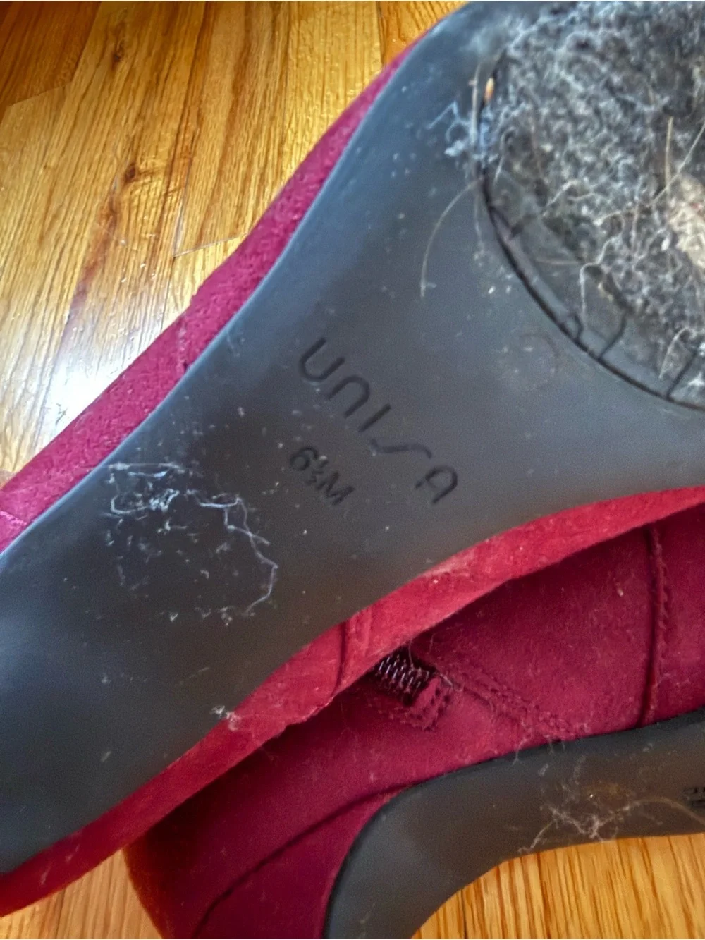 Unisa sleek pointed